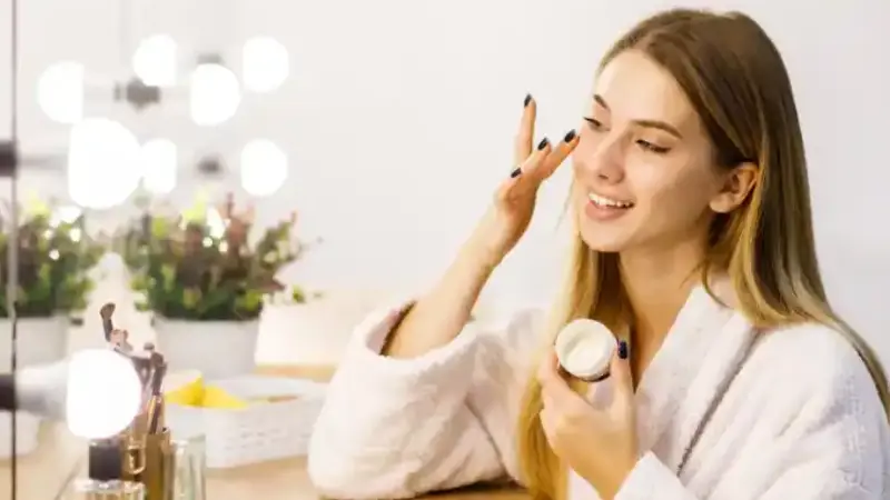 The Science Behind Skinimalism: Simplifying for Healthier Skin