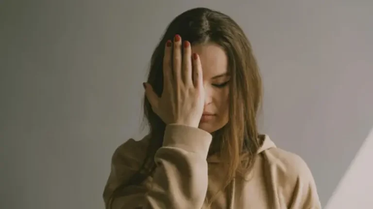 The Mind-Skin Loop: How Anxiety and Chronic Stress Show Up on Your Face